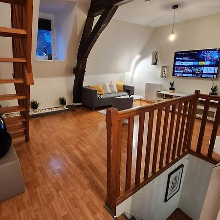Grand Duplex Du Beffroi Apartment Douai Bagian luar foto
